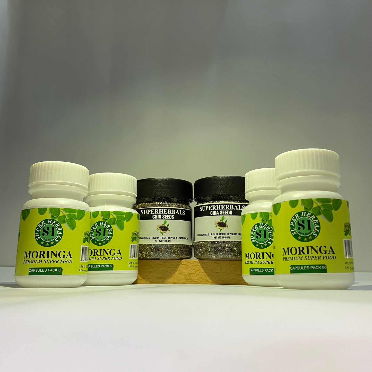 Chia seeds buy 1 Get 1 free Moringa capsules pack (4) free 40×4=160 capsules free